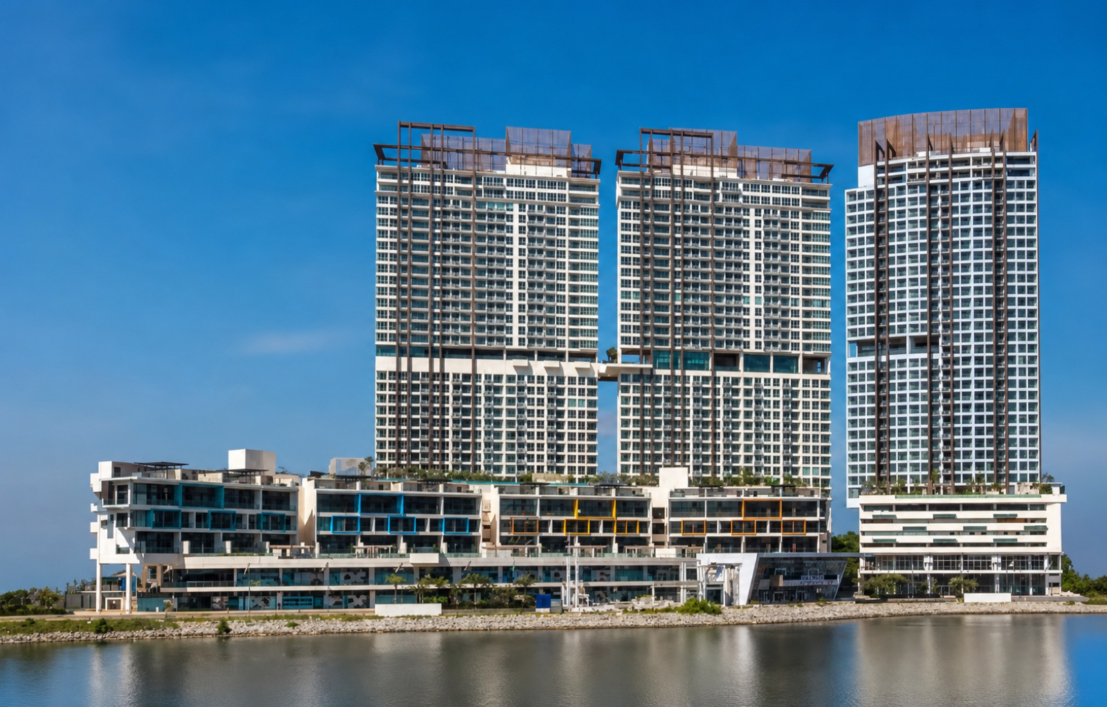 Puteri Cove exterior in Puteri Harbour